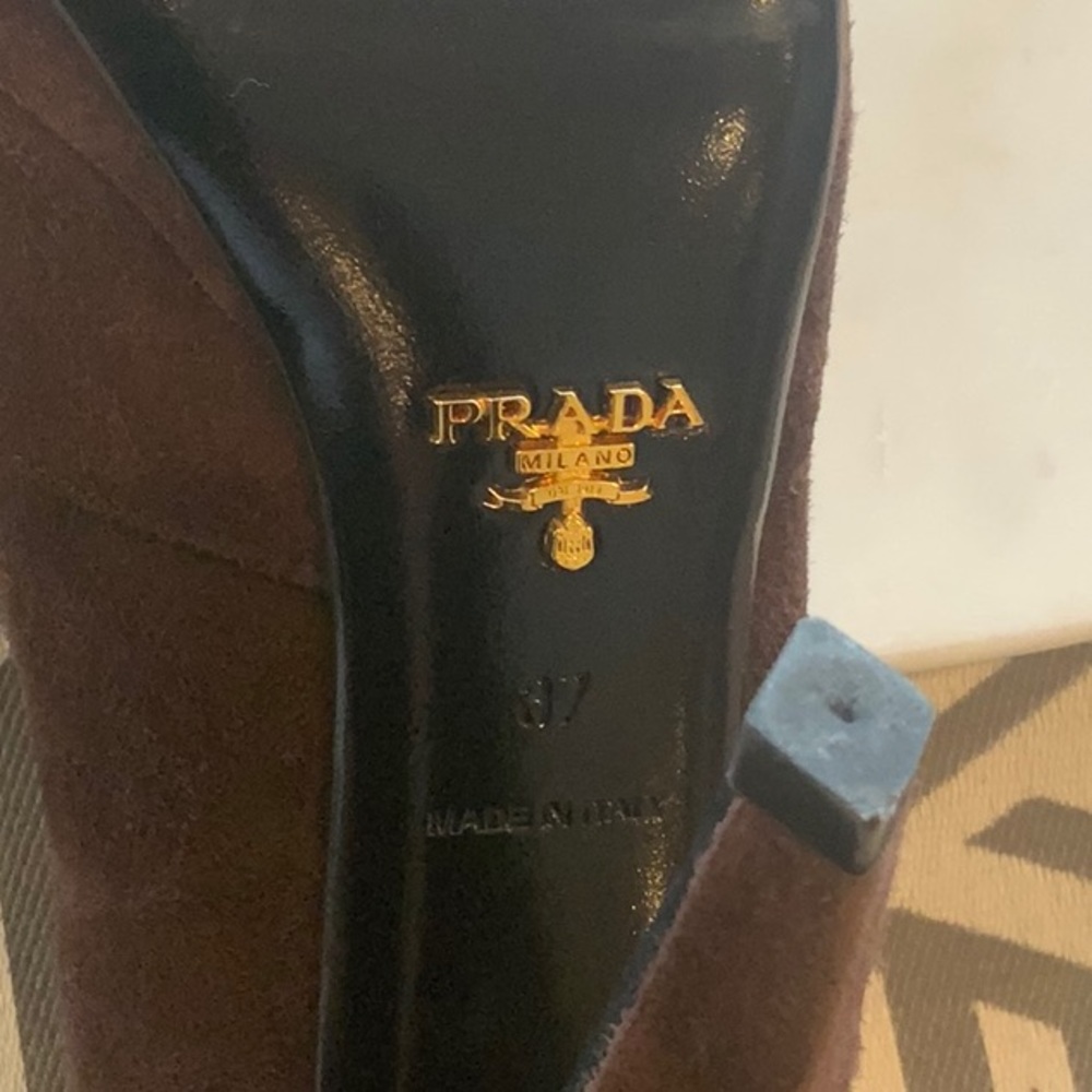 ❤️ PRADA BROWN SUEDE PLATFORM HEELS SIZE 7. - Picture 9 of 9